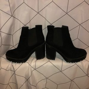 Rubber heeled Chelsea boots